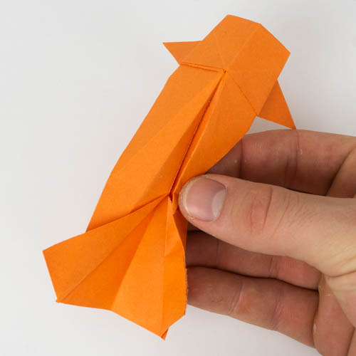Origami Koi fast fertig gestellt.