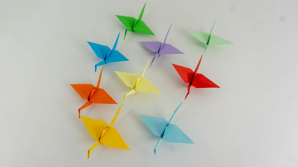 Origami Kraniche für das Mobile basteln